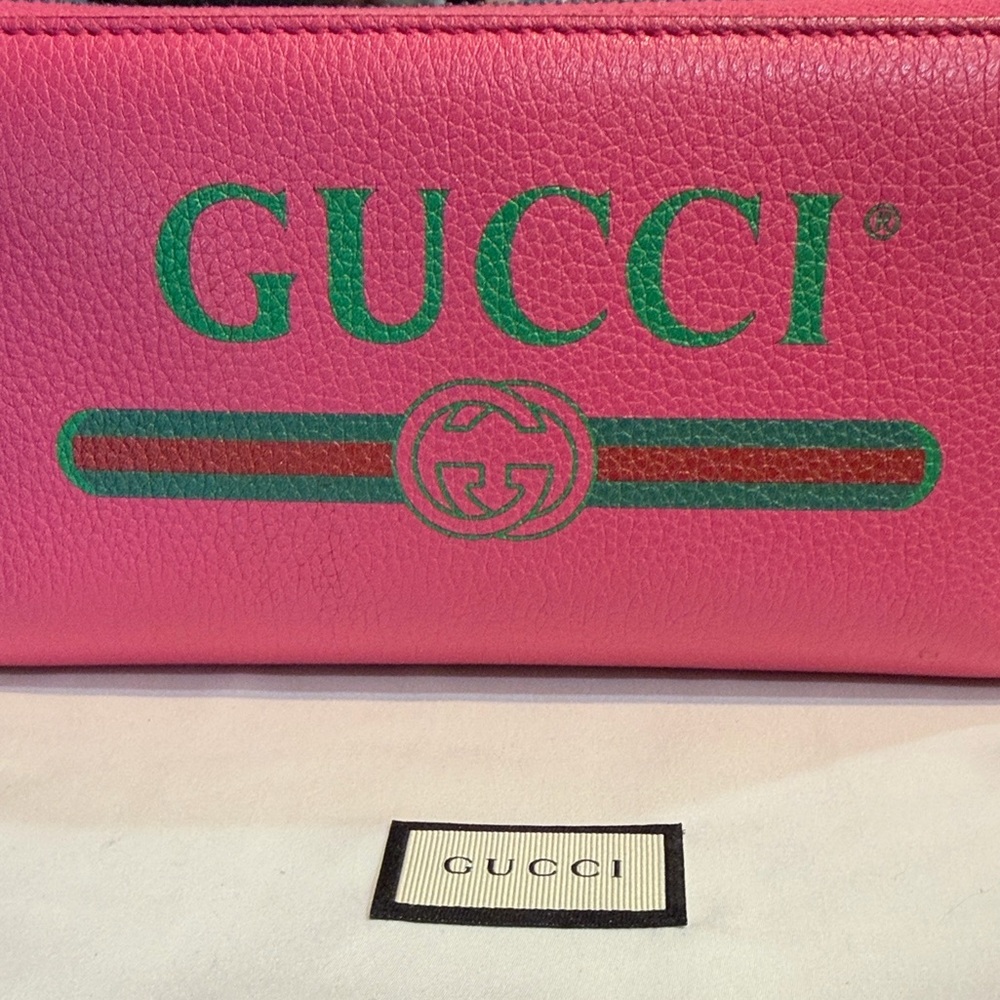 Gucci Hot Pink Leather Zip-Around Wallet with Green Logo Stripe 🩷💚❤️